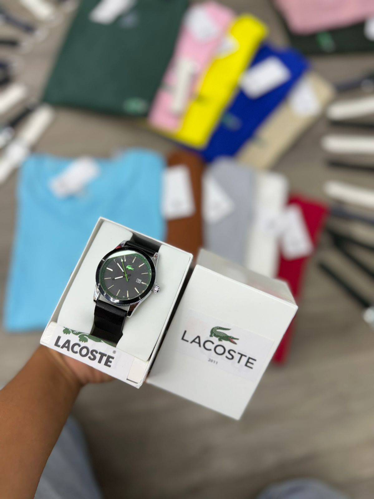 KIT LACOSTE 5 CAMISETAS + 1 RELOJ